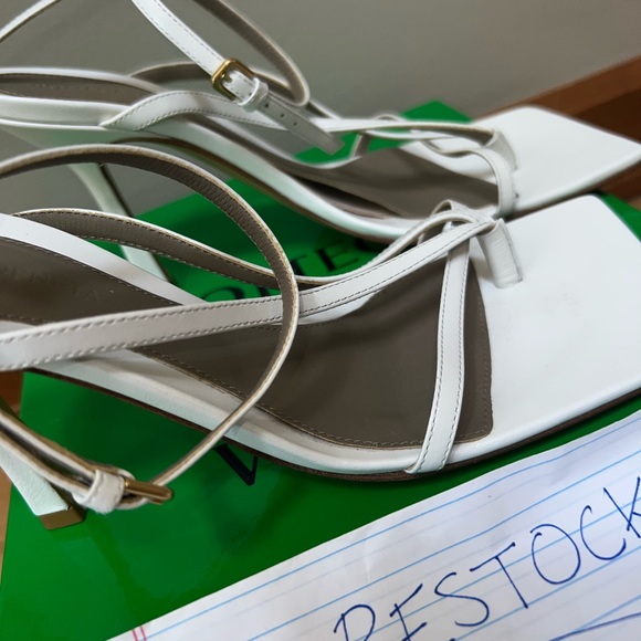 Bottega Veneta white square-toe Stretch Sandal in size 37.5 - Picture 5 of 10